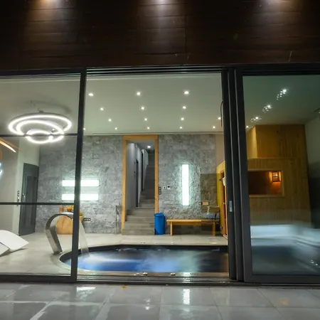 #skgh Arbitrage Hyperluxe -near Pozar Baths & Kaimaktsalan Mountain Villa *